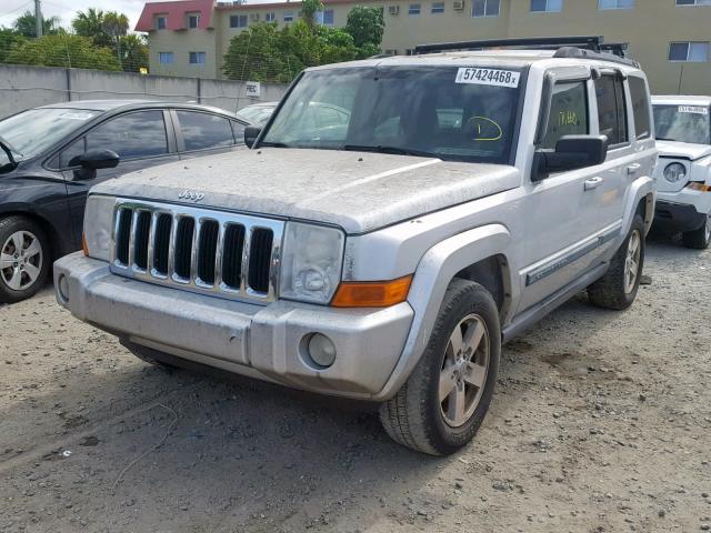 1J8HH48K18C184991 - 2008 JEEP COMMANDER SILVER photo 2