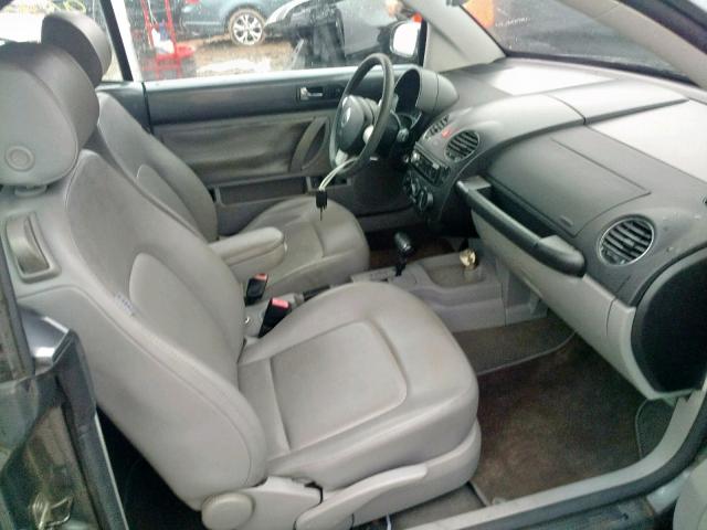 3VWPF31Y76M311558 - 2006 VOLKSWAGEN NEW BEETLE ნაცრისფერი ფოტო 5