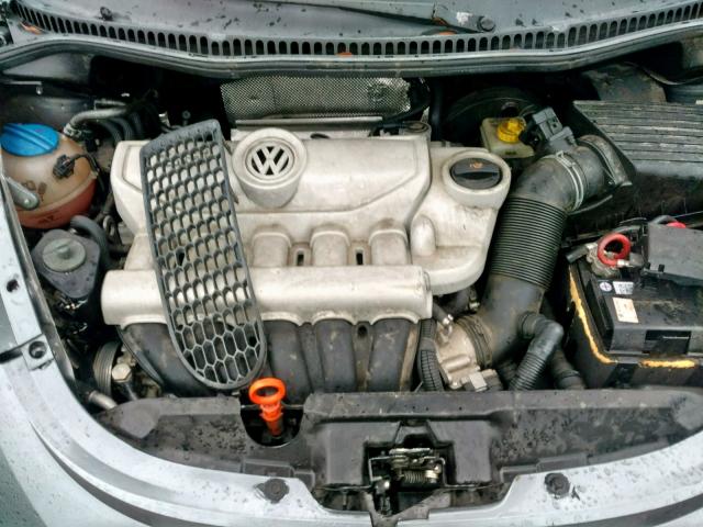 3VWPF31Y76M311558 - 2006 VOLKSWAGEN NEW BEETLE ნაცრისფერი ფოტო 7