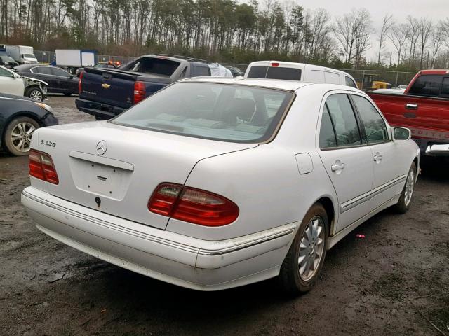 WDBJF65J8YB042518 - 2000 MERCEDES-BENZ E 320 WHITE photo 4