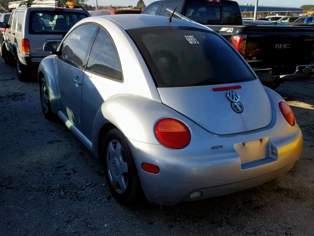 3VWCA21C0YM459999 - 2000 VOLKSWAGEN NEW BEETLE Gümüş foto 3