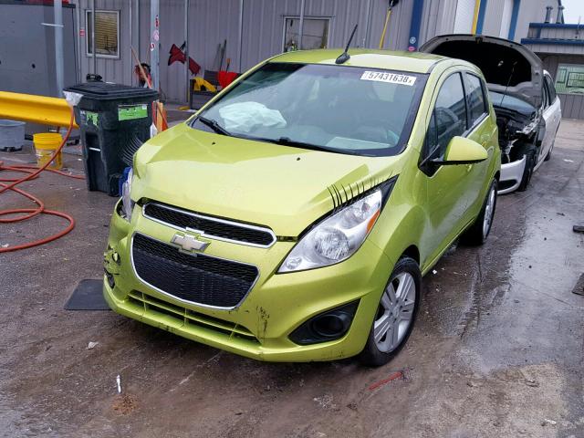 KL8CD6S96EC412163 - 2014 CHEVROLET SPARK 1LT GREEN photo 2