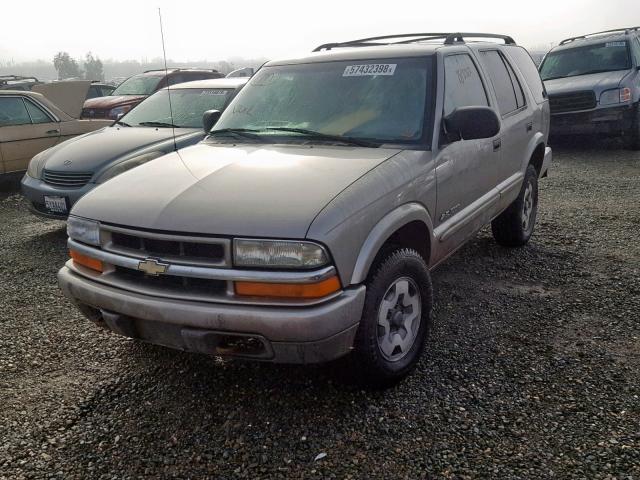 1GNDT13W32K119402 - 2002 CHEVROLET BLAZER TAN photo 2