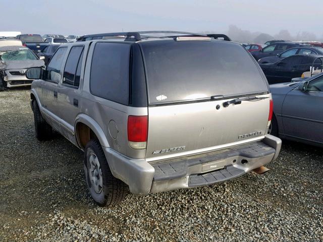 1GNDT13W32K119402 - 2002 CHEVROLET BLAZER TAN photo 3