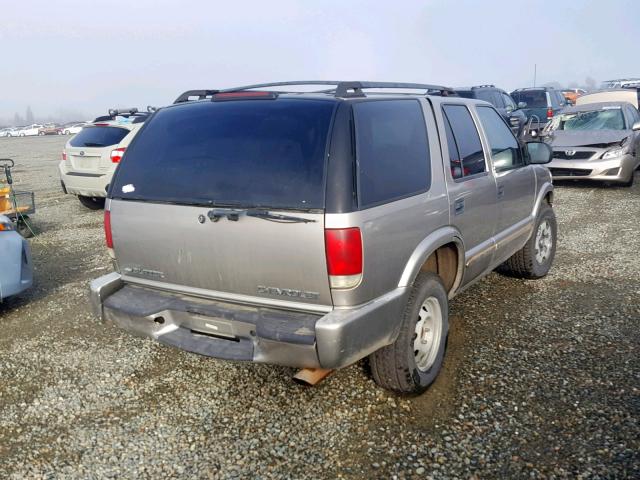 1GNDT13W32K119402 - 2002 CHEVROLET BLAZER TAN photo 4