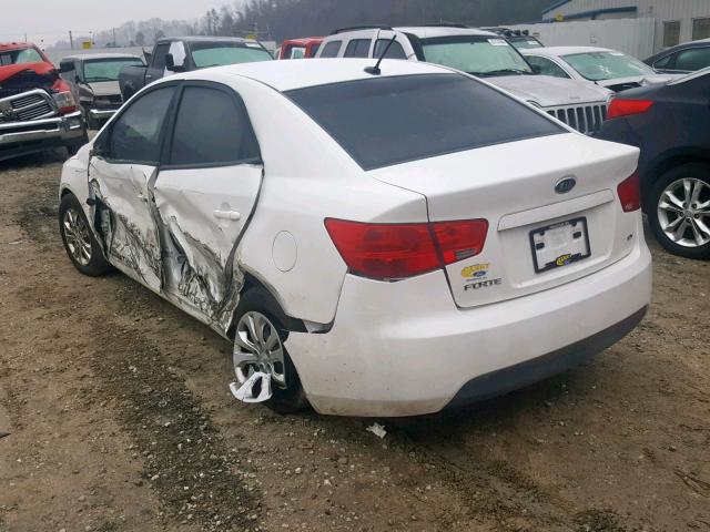 KNAFU4A21D5724629 - 2013 KIA FORTE EX WHITE photo 3