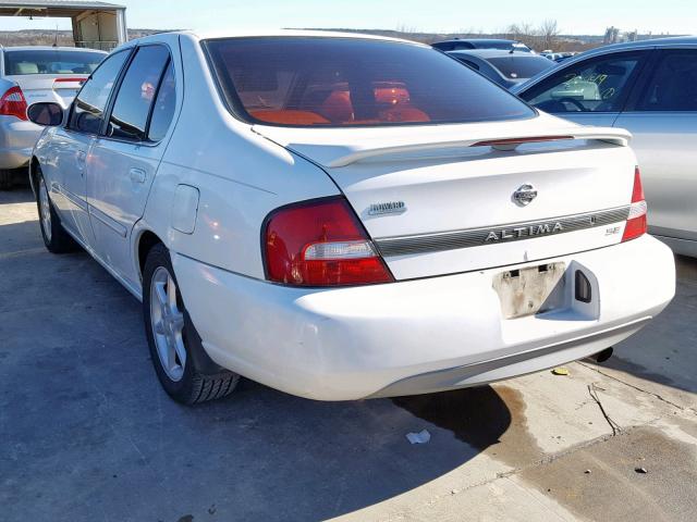 1N4DL01A3YC101114 - 2000 NISSAN ALTIMA XE WHITE photo 3