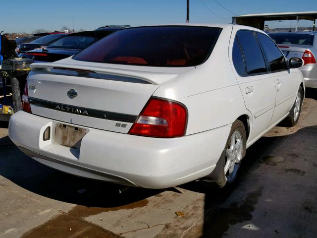 1N4DL01A3YC101114 - 2000 NISSAN ALTIMA XE WHITE photo 4