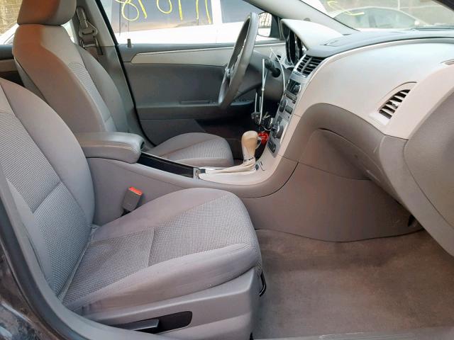 1G1ZC5EU0BF174067 - 2011 CHEVROLET MALIBU 1LT SILVER photo 5