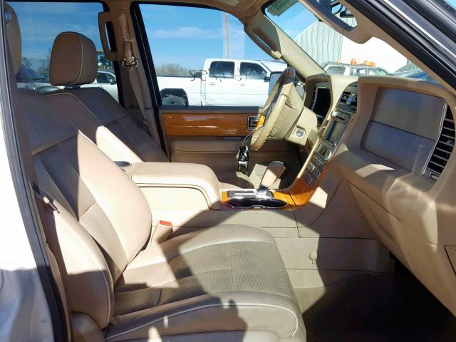 5LMFU28527LJ16392 - 2007 LINCOLN NAVIGATOR 白色 照片 5