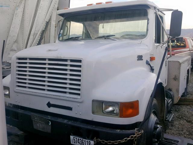 1HTSLADM5WH574092 - 1998 INTERNATIONAL 4000 4700 WHITE photo 2