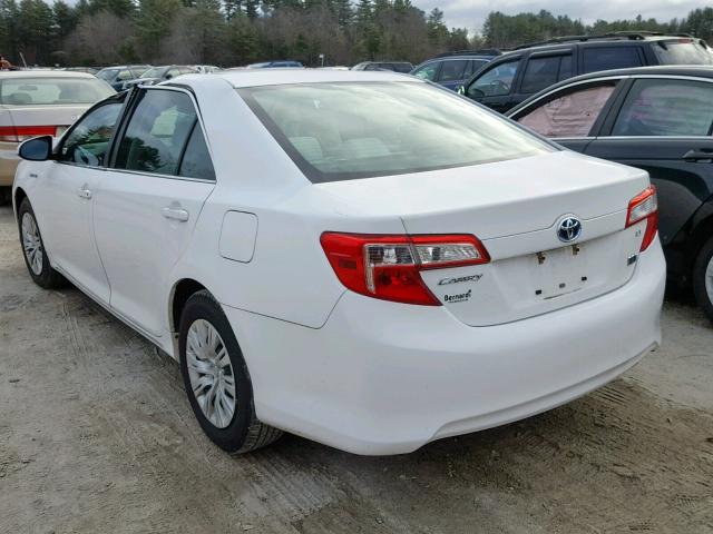 4T1BD1FK8CU016175 - 2012 TOYOTA CAMRY HYBR WHITE photo 3