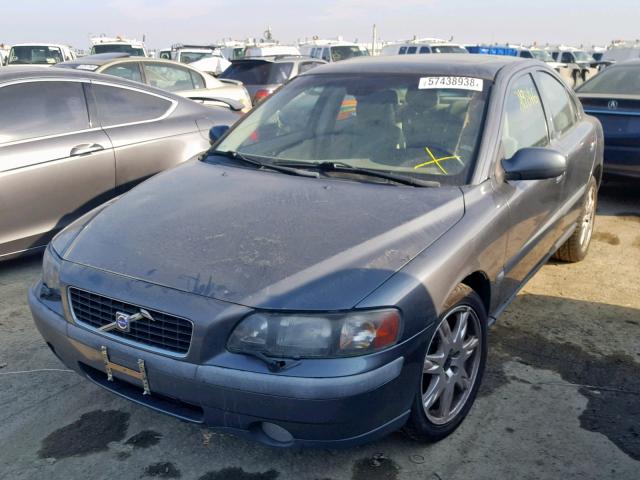 YV1RH59H432284662 - 2003 VOLVO S60 2.5T GRAY photo 2