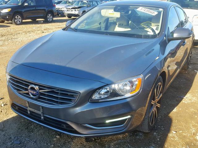 LYV402FK2GB089332 - 2016 VOLVO S60 PREMIE GRAY photo 2