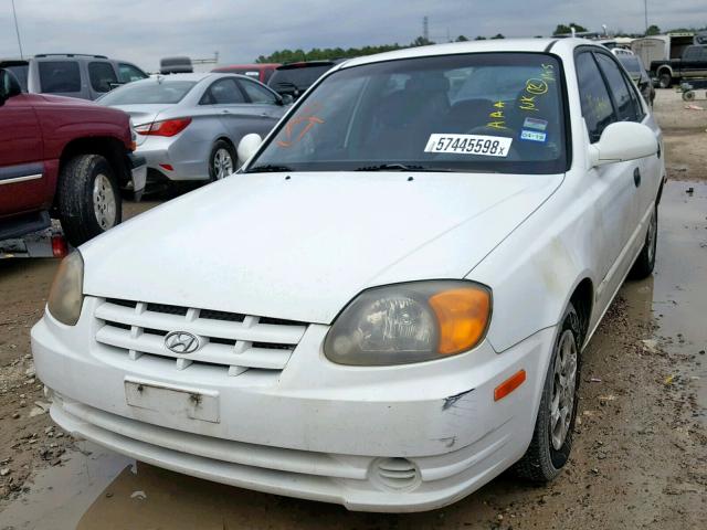 KMHCG45C75U583665 - 2005 HYUNDAI ACCENT GL WHITE photo 2