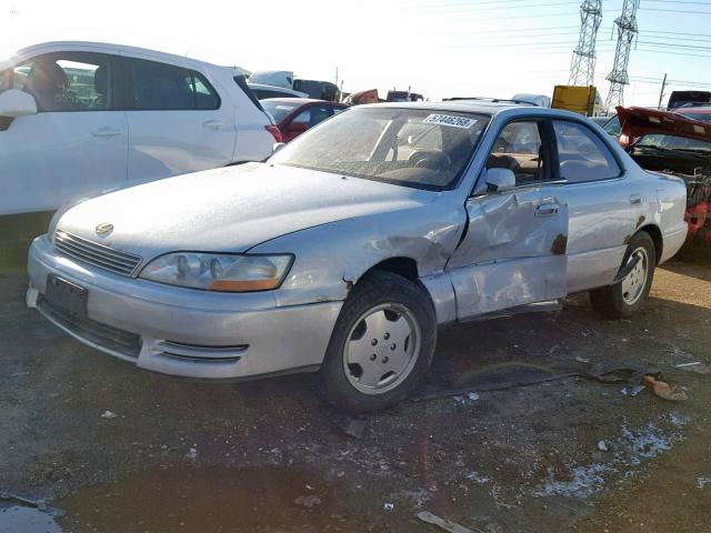 JT8GK13T9R0063906 - 1994 LEXUS ES 300 WHITE photo 2