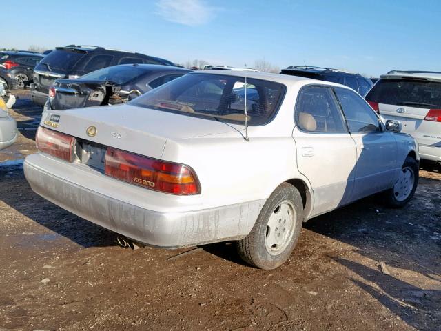 JT8GK13T9R0063906 - 1994 LEXUS ES 300 WHITE photo 4