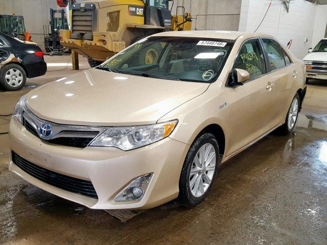 4T1BD1FK2CU010033 - 2012 TOYOTA CAMRY HYBR TAN photo 2