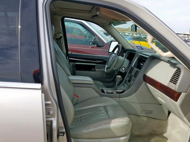 5LMEU78H23ZJ48687 - 2003 LINCOLN AVIATOR 银色 照片 5