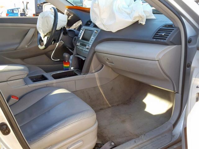 4T1BB46K28U043693 - 2008 TOYOTA CAMRY HYBR SILVER photo 5