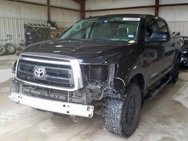 5TFEM5F16DX062801 - 2013 TOYOTA TUNDRA CRE BLACK photo 2