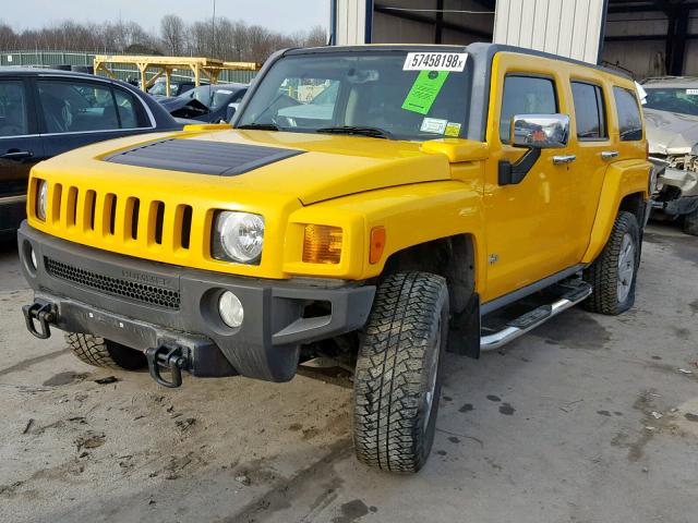 5GTDN13E678185952 - 2007 HUMMER H3 YELLOW photo 2