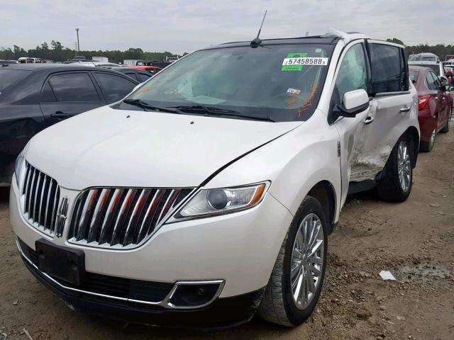 2LMDJ6JK3EBL20372 - 2014 LINCOLN MKX WHITE photo 2