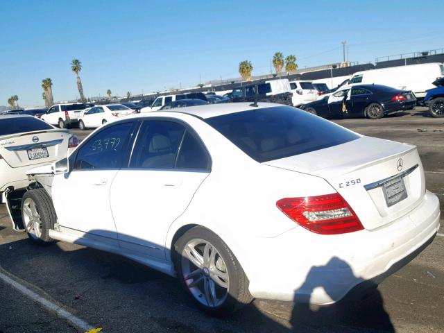 WDDGF4HB1DR275345 - 2013 MERCEDES-BENZ C 250 WHITE photo 3