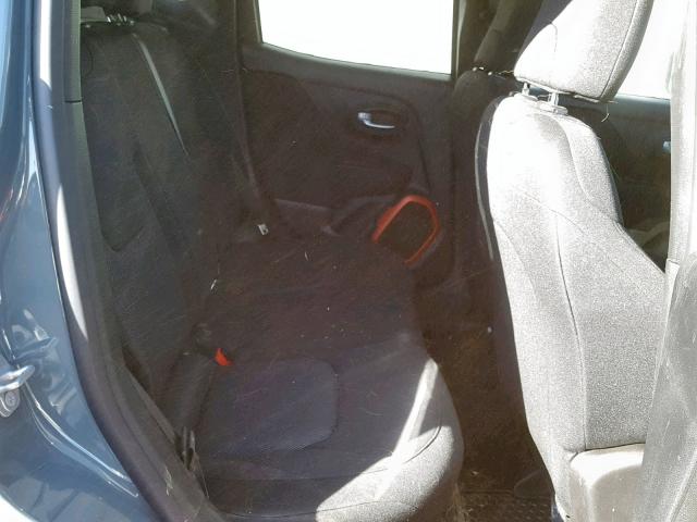 ZACCJBAB1JPH37774 - 2018 JEEP RENEGADE S ნაცრისფერი ფოტო 6