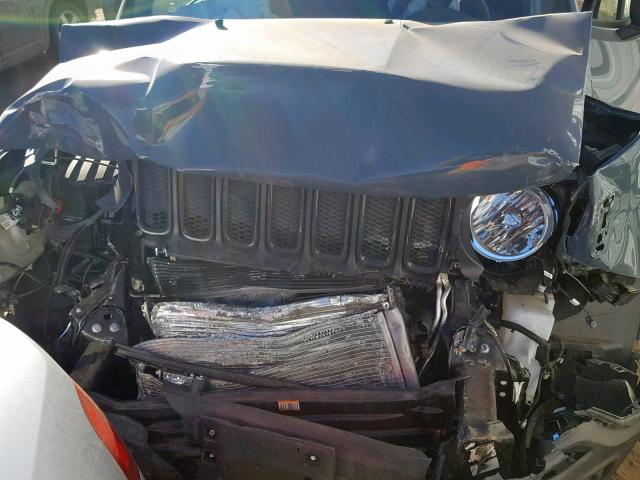 ZACCJBAB1JPH37774 - 2018 JEEP RENEGADE S ნაცრისფერი ფოტო 7