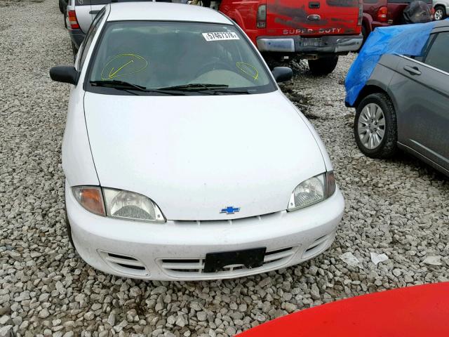 1G1JC524427292831 - 2002 CHEVROLET CAVALIER B WHITE photo 9