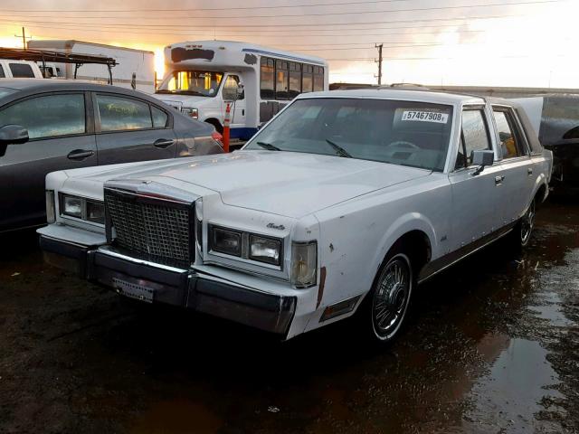 1LNBP96F4GY703614 - 1986 LINCOLN TOWN CAR WHITE photo 2