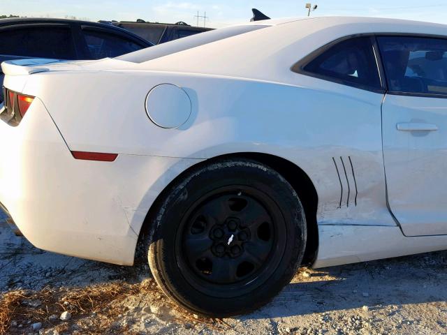 2G1FA1E33D9175346 - 2013 CHEVROLET CAMARO LS WHITE photo 9