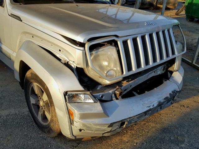 1J8GP28K08W245393 - 2008 JEEP LIBERTY SP SILVER photo 9