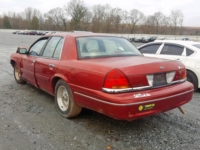 2FAFP73W9YX115956 - 2000 FORD CROWN VICT RED photo 3