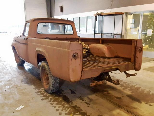 F25CE362204 - 1963 FORD F100 BROWN photo 3