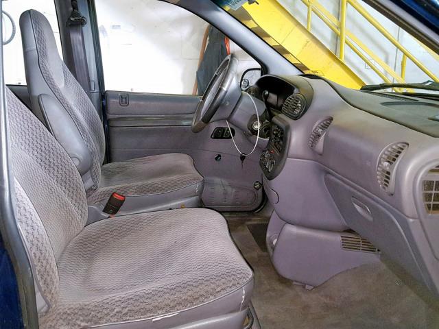 2B4FP25B4YR576622 - 2000 DODGE CARAVAN BLUE photo 5