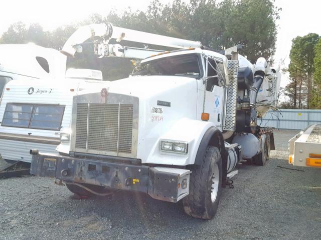 1NKDL00X3BJ279364 - 2011 KENWORTH CONSTRUCTI WHITE photo 2