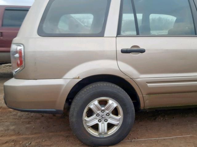 2HKYF18156H534529 - 2006 HONDA PILOT LX TAN photo 9