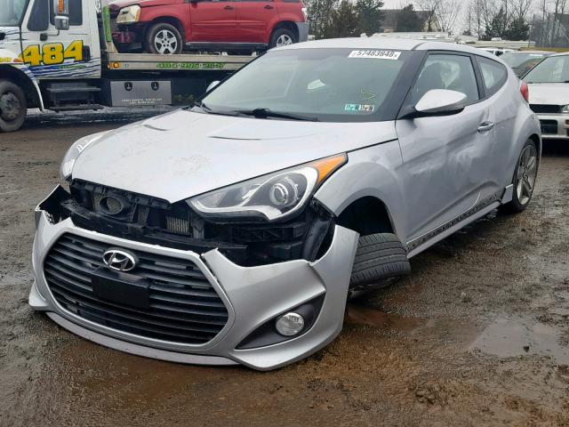 KMHTC6AE2FU224434 - 2015 HYUNDAI VELOSTER T SILVER photo 2