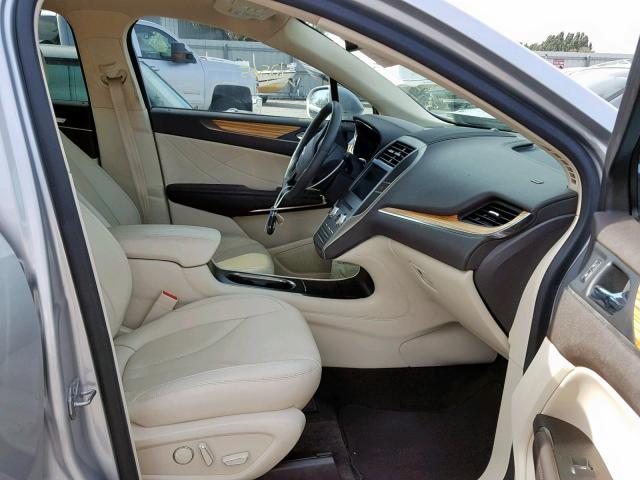 5LMCJ2C91GUJ03164 - 2016 LINCOLN MKC SELECT SILVER photo 5