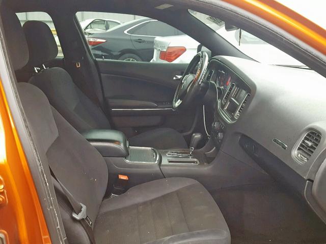 2B3CL3CG9BH614964 - 2011 DODGE CHARGER ORANGE photo 5