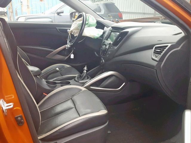 KMHTC6AE0FU226327 - 2015 HYUNDAI VELOSTER T ORANGE photo 5