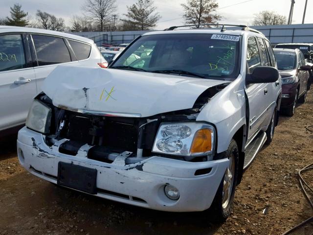 1GKDT13S962260670 - 2006 GMC ENVOY WHITE photo 2