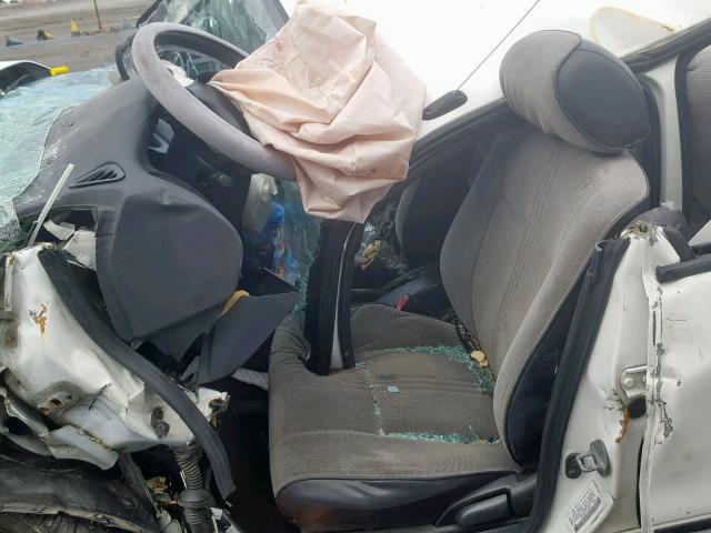 1Y1SK5267VZ458277 - 1997 GEO PRIZM BASE WHITE photo 5