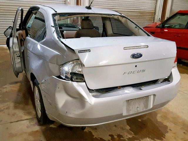 1FAHP32N58W274737 - 2008 FORD FOCUS S/SE SILVER photo 3