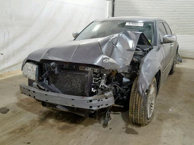 2C3CA4CD0AH318931 - 2010 CHRYSLER 300 TOURIN GRAY photo 2