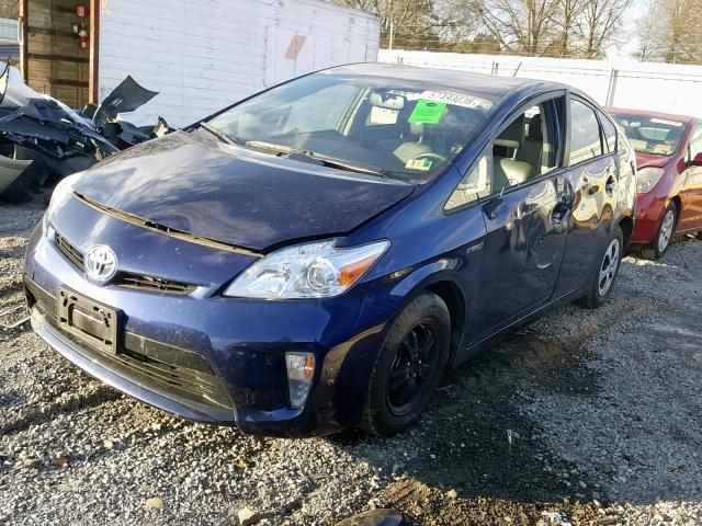 JTDKN3DU1F1924636 - 2015 TOYOTA PRIUS BLUE photo 2