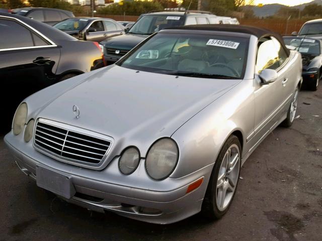 WDBLK65G92T098008 - 2002 MERCEDES-BENZ CLK320 SILVER photo 2