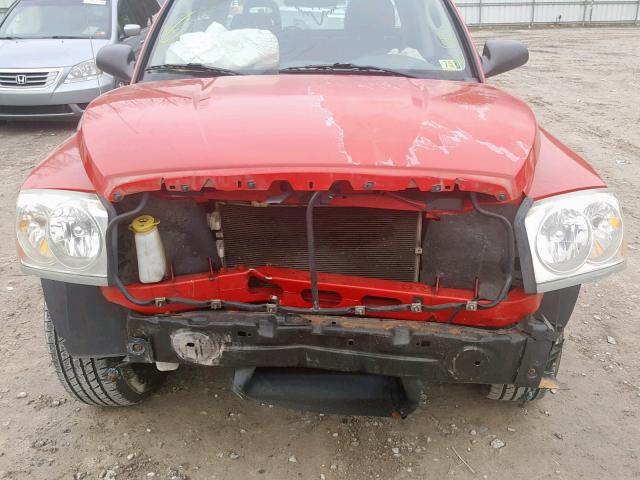 1D7HW48N65S326606 - 2005 DODGE DAKOTA QUA RED photo 7